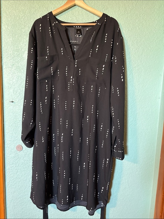 Ann Taylor Dresses & Skirts - Ann Taylor Factory Black Patterned Long-Sleeve Shift Dress Women’s XL - like new